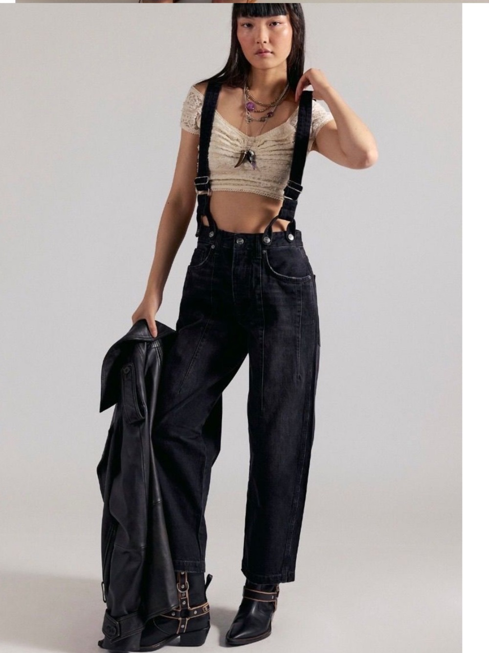 Free People Berkeley Suspender Jeans. Size 26!! Retail $198!!! 🔥 🔥 🔥